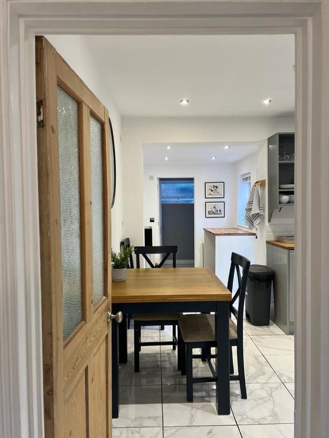 42 Church Row - 2 Beds And 2 Bathrooms