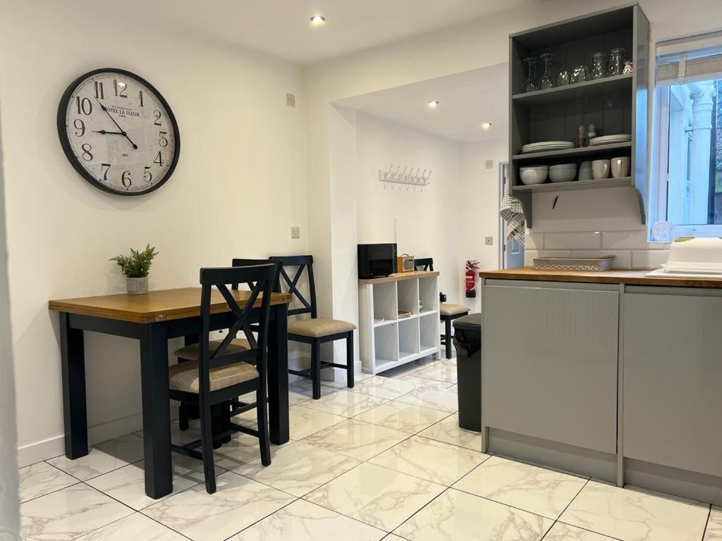 42 Church Row - 2 Beds And 2 Bathrooms Holiday home Bury St. Edmunds